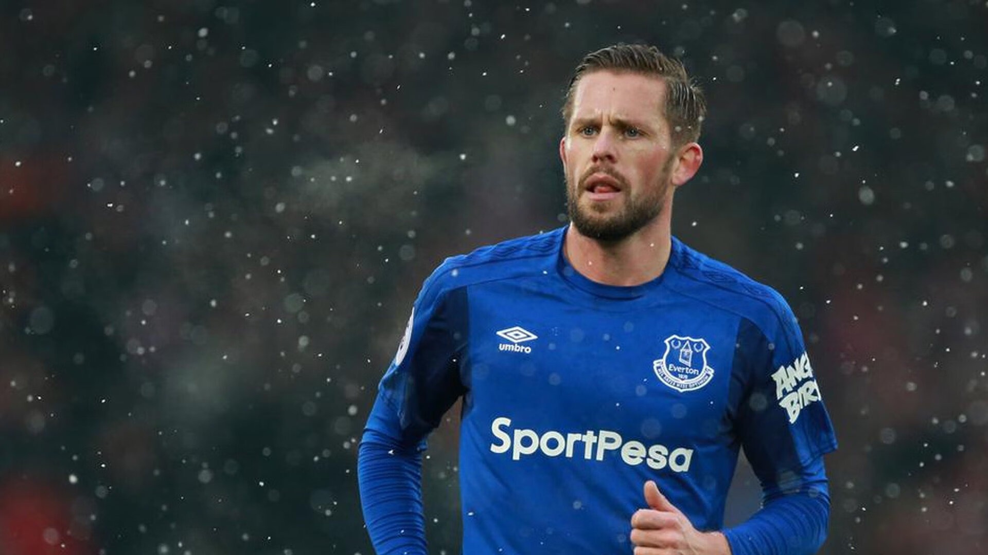 传奇再续:足球明星的“退役人生”分享,足球球员退役视频