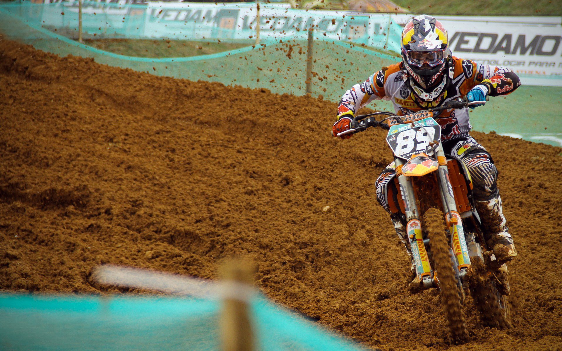 开云娱乐官网-英超著名球队启动新海报“文化运动”，吸引年轻粉丝，英超宣传片主题曲